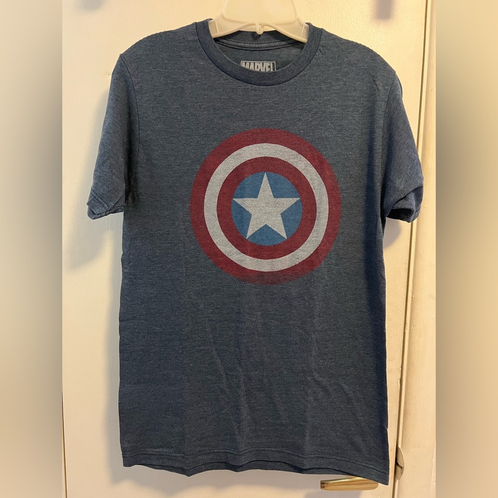 Size S unisex Captain America T-shirt